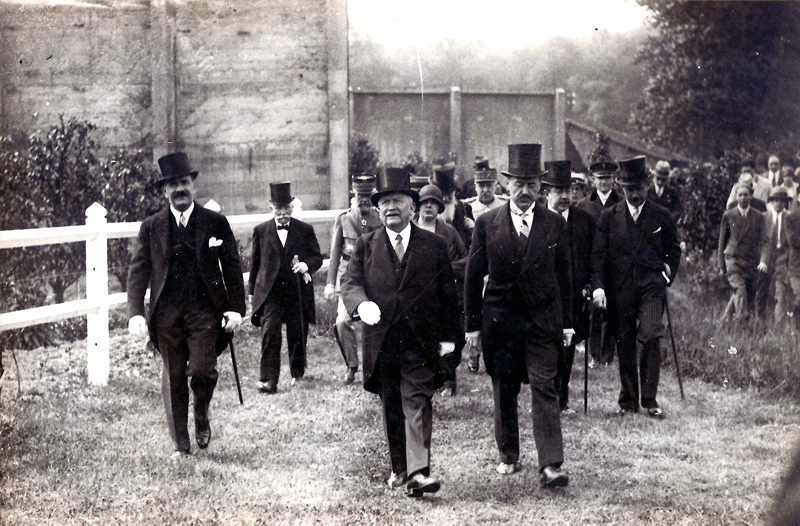 une autre photo du président Gaston Doumergue prise au stand de la Sentinelle lors de l'inauguration officielle.